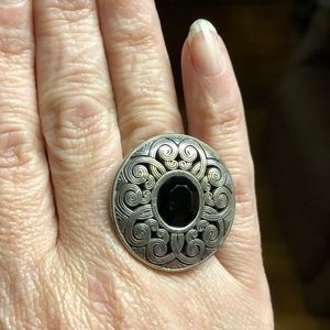 White House Black Market Size 7 Ring